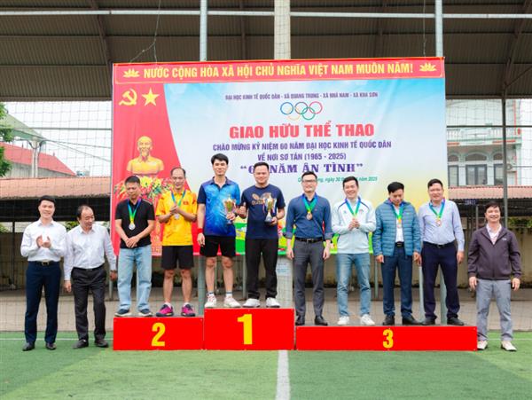 CLB BÓNG BÀN ĐẠI HỌC KINH TẾ QUỐC DÂN TỎA SÁNG TẠI CHƯƠNG TRÌNH GIAO HỮU THỂ THAO KỶ NIỆM 60 NĂM VỀ NƠI SƠ TÁN (1965–2025)