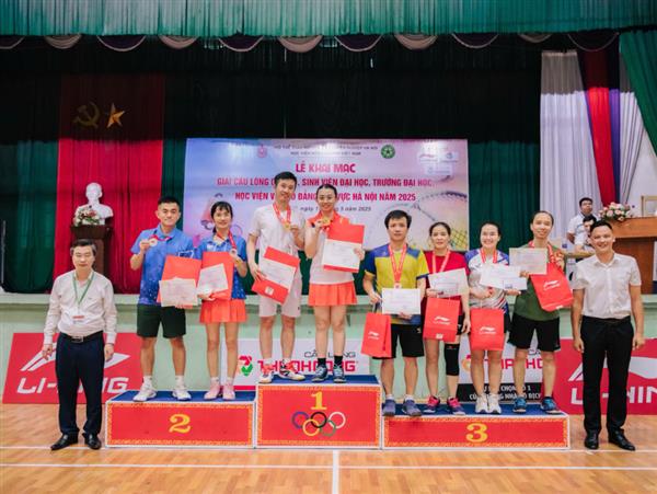 Đội tuyển cầu lông Đại học Kinh tế Quốc dân đạt thành tích xuất sắc tại Giải cầu lông cán bộ, sinh viên khu vực Hà Nội năm 2025