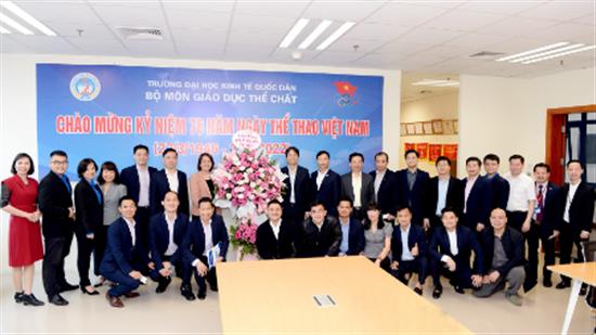 Lãnh đạo Nhà trường đến thăm và chúc mừng Bộ môn Giáo dục thể chất nhân kỷ niệm 76 năm Ngày Thể thao Việt Nam (27/3/1946 - 27/3/2022)