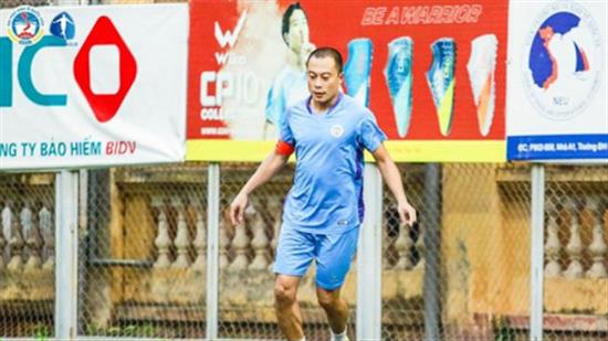 Chúc mừng đội trưởng - tiền vệ Nguyễn Thành Chung đã được BHL và đồng đội bầu chọn là cầu thủ xuất sắc nhất vòng 12 NEU League S3