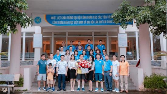 Giao lưu Cầu Lông: Trường ĐH Kinh Tế Quốc Dân và Trường ĐH Kinh Tế & QTKD - ĐH Thái Nguyên