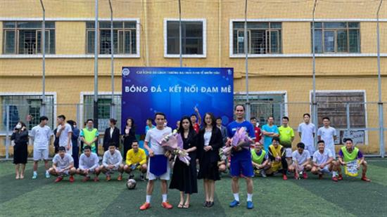 Giao lưu bóng đá giữa CLB Bóng đá Cán bộ giáo viên Neu với Câu lạc bộ SHB Đông đô
