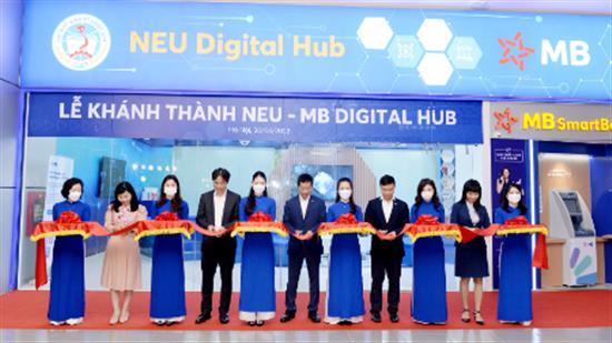 NEU – MB Digital Hub góp phần mở ra trải nghiệm số cho sinh viên Đại học Kinh tế Quốc dân