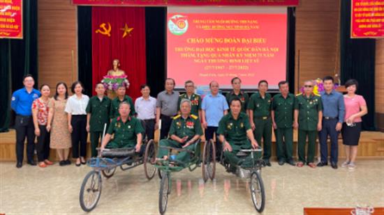 Đoàn công tác của Nhà trường thăm, tặng quà Trung tâm Nuôi dưỡng thương, bệnh binh nặng và Điều dưỡng người có công tỉnh Hà Nam nhân kỷ niệm 75 năm ngày Thương binh - Liệt sĩ