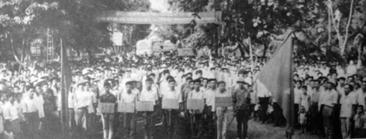 am-vang-nhung-nguoi-linh-sinh-vien-dai-hoc-kinh-te-quoc-dan