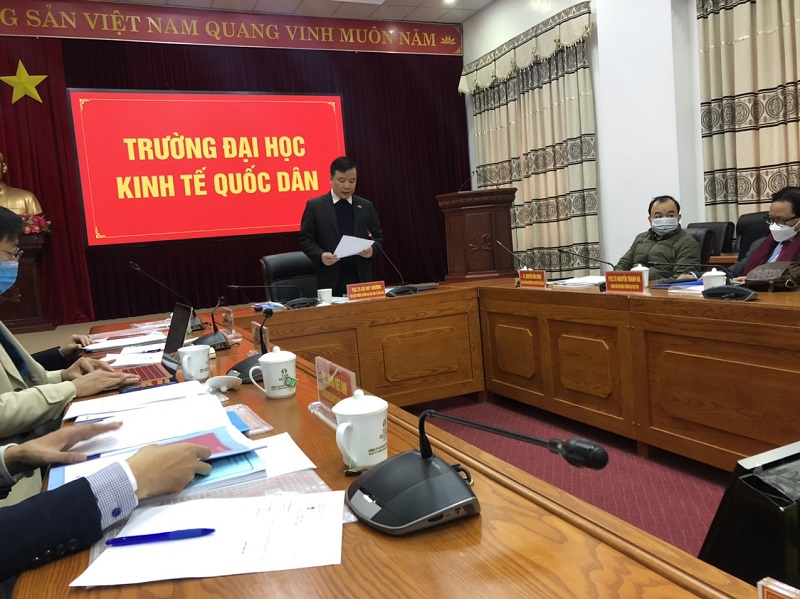 PGS.TS Bùi Huy Nhượng - Phó Hiệu trưởng Trường Đại học Kinh tế Quốc dân phát biểu tại buổi làm việc