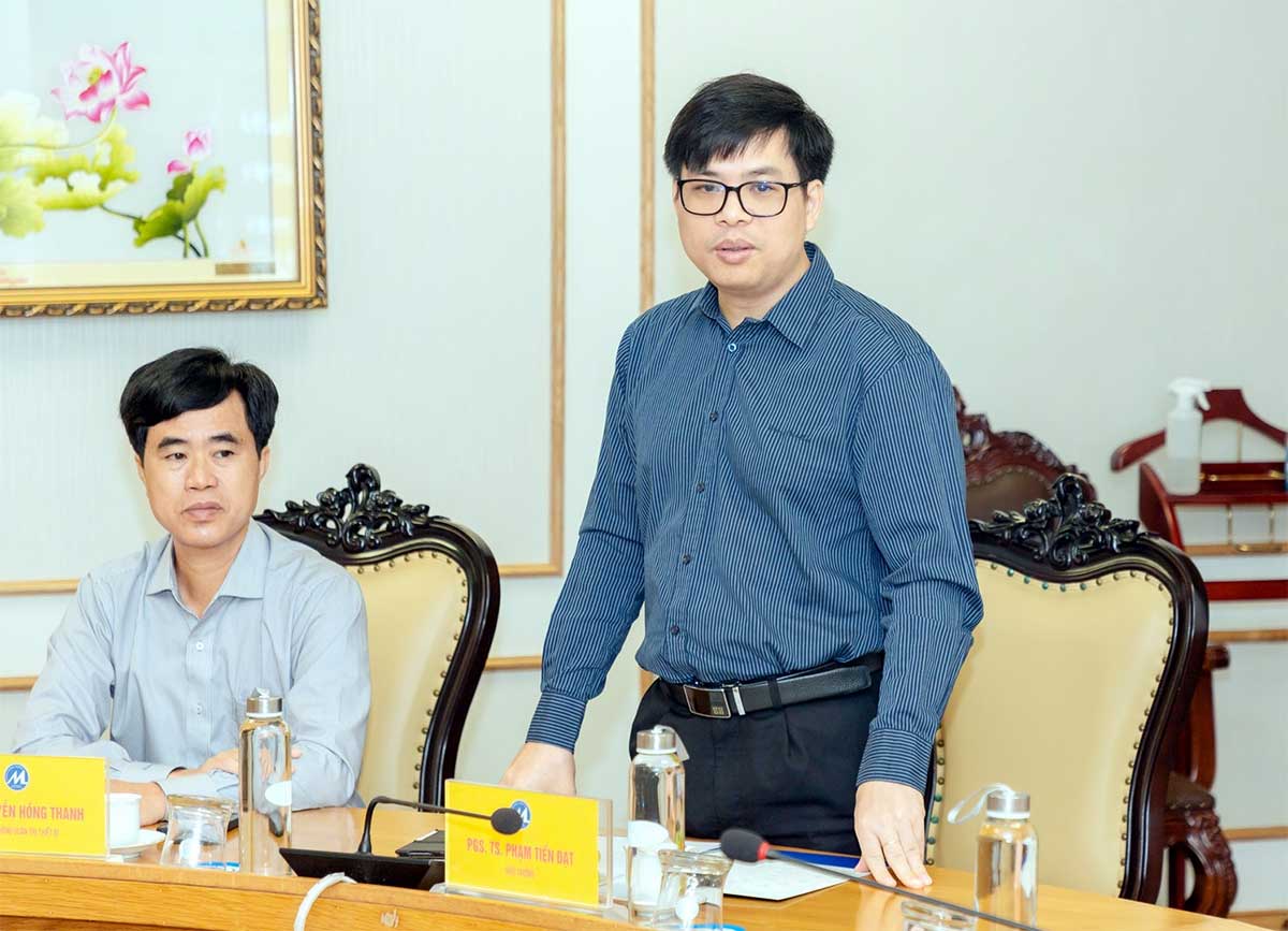  PGS.TS Phạm Tiến Đạt - Hiệu trưởng Trường ĐH Tài chính - Marketing phát biểu