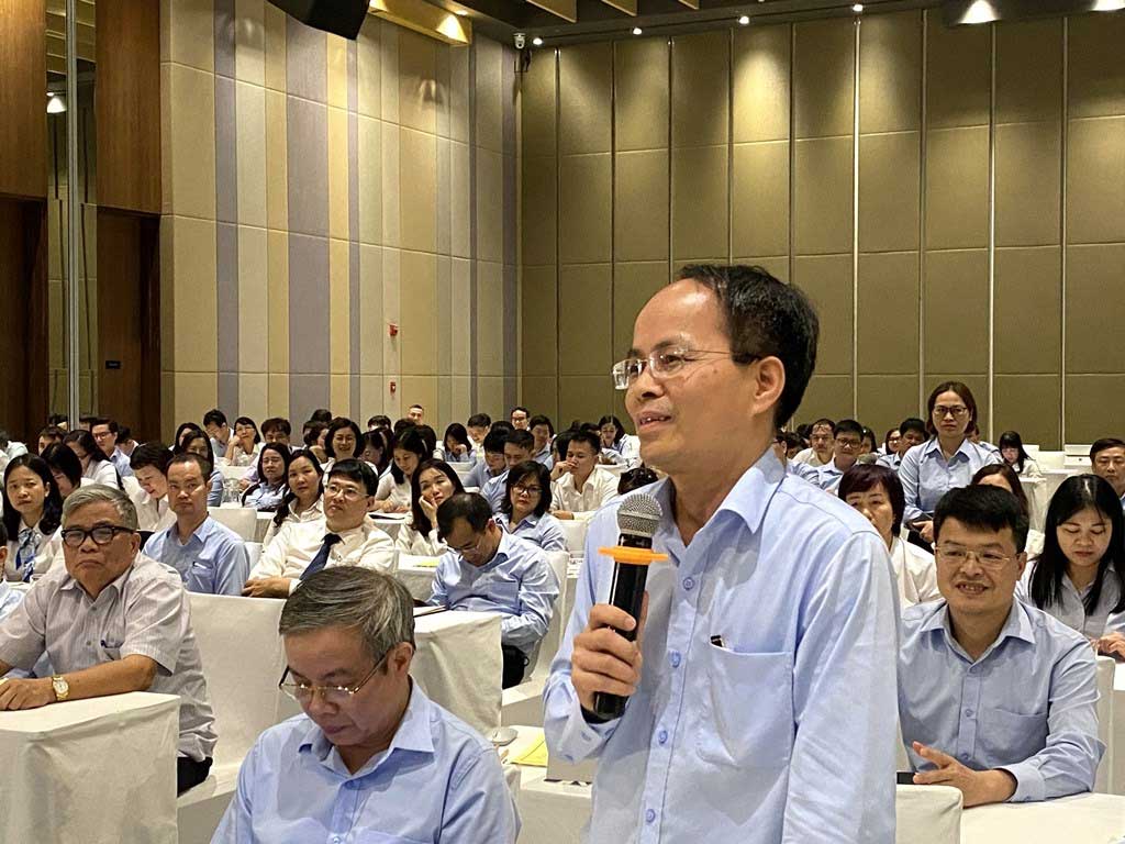Các đại biểu tham dự Hội nghị phát biểu