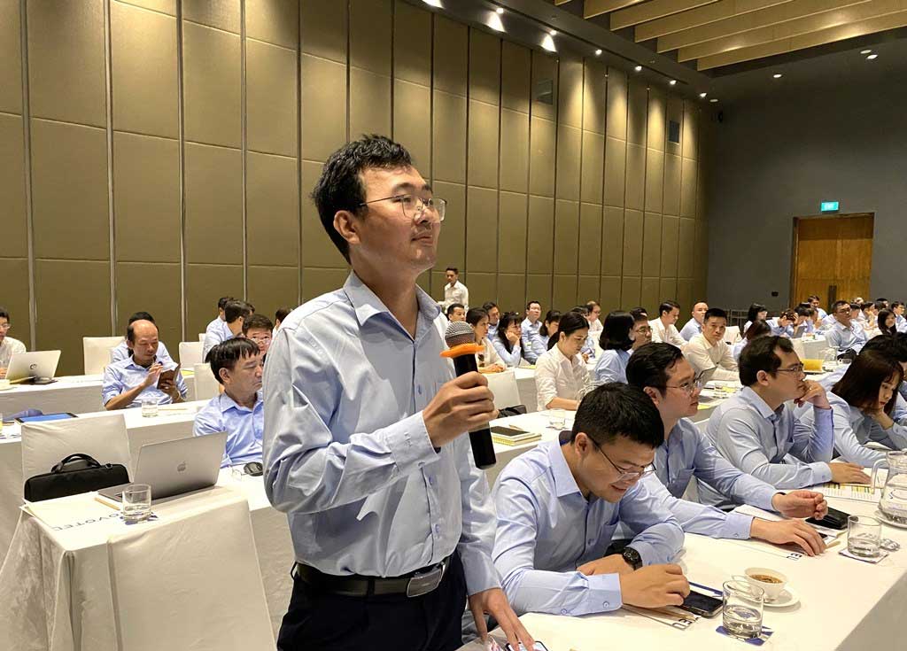 Các đại biểu tham dự Hội nghị phát biểu