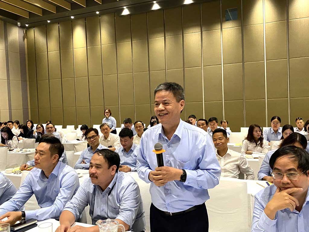 Các đại biểu tham dự Hội nghị phát biểu