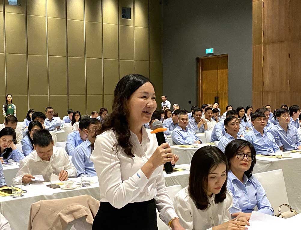 Các đại biểu tham dự Hội nghị phát biểu