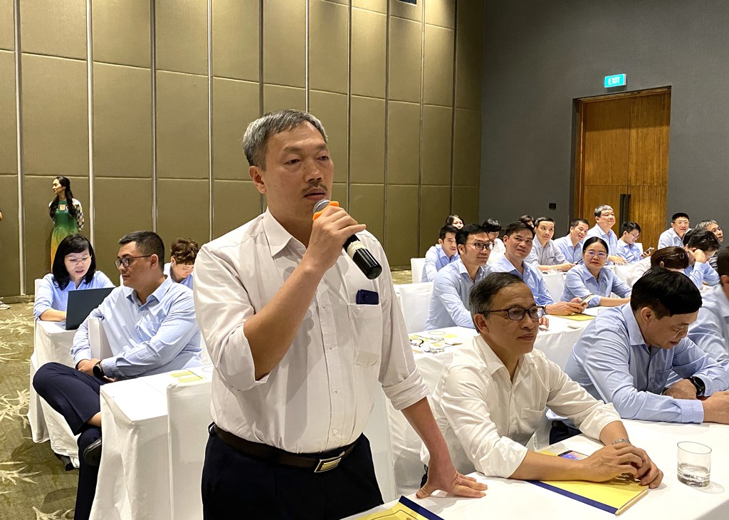 Các đại biểu tham dự Hội nghị phát biểu
