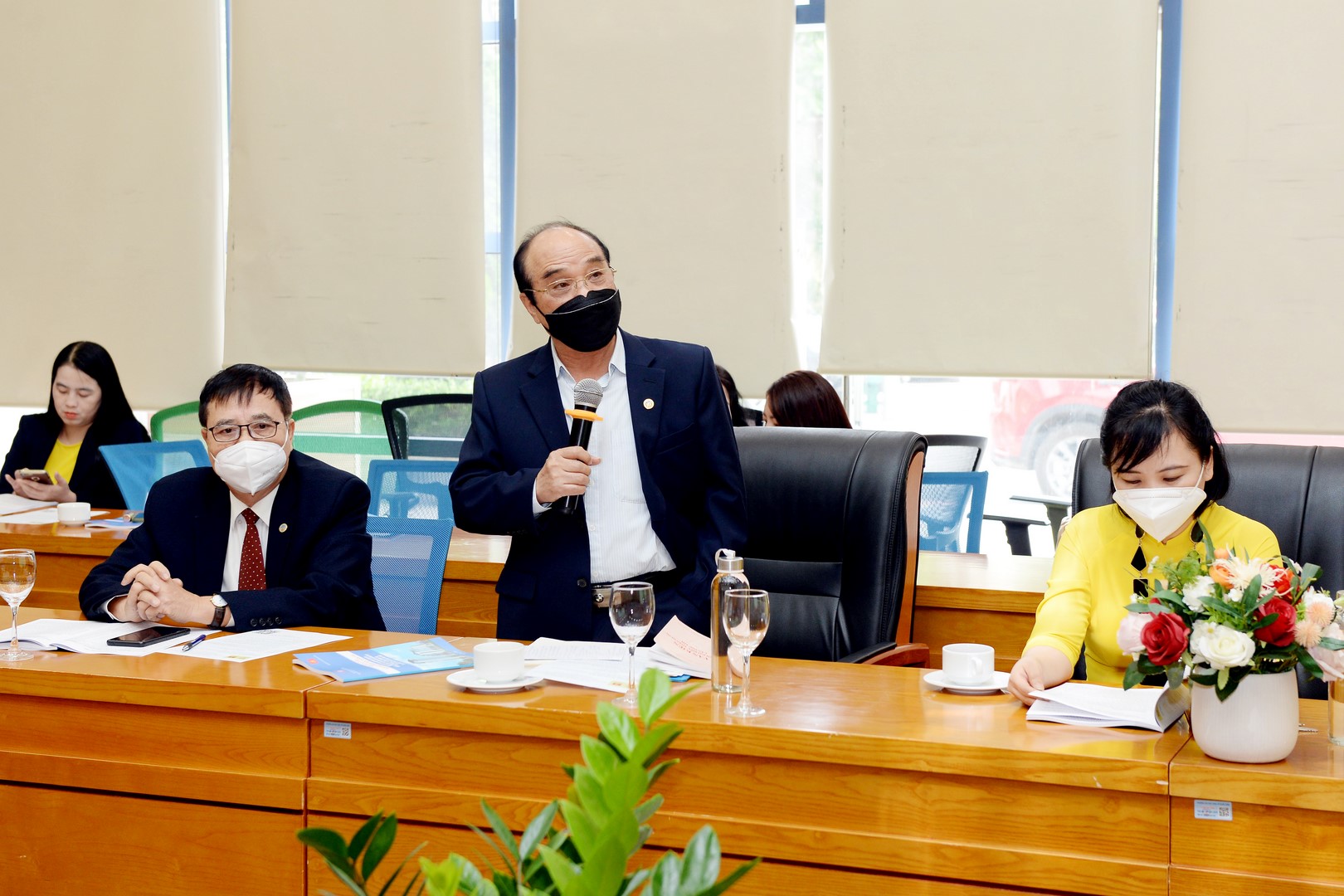 Các đại biểu tham dự hội thảo cùng nhau trao đổi và thảo luận tại hội thảo 3