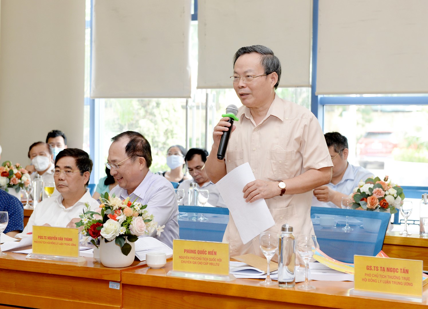 Các đại biểu thảo luận và đóng góp ý kiến tại Hội thảo 3