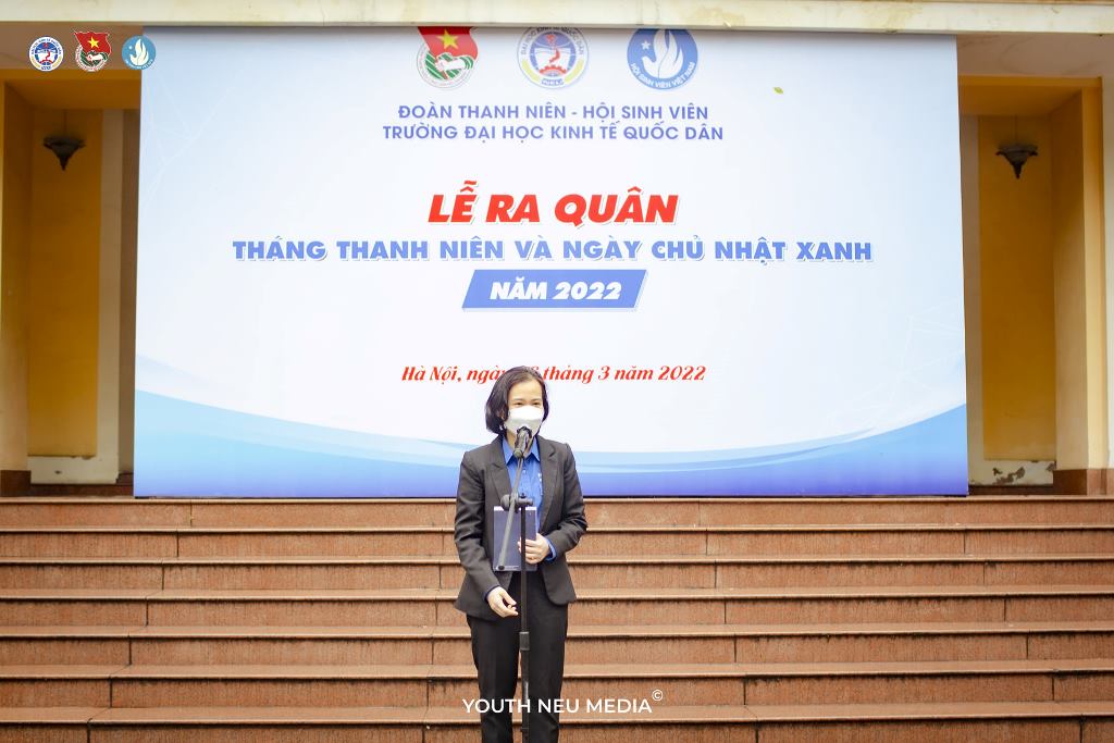 Chị Nguyễn Bích Ngọc - Bí thư Đoàn trường phát biểu