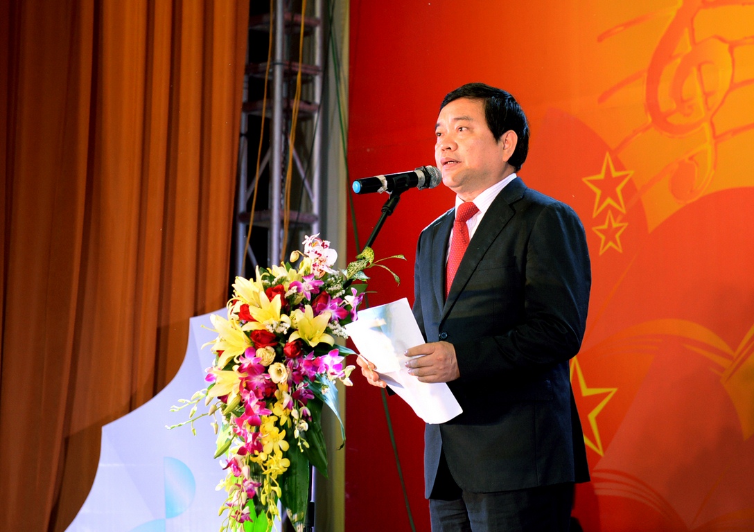 GS.TS Trần Thọ Đạt – Bí thư Đảng ủy, Hiệu trưởng ĐHKTQD phát biểu chào mừng