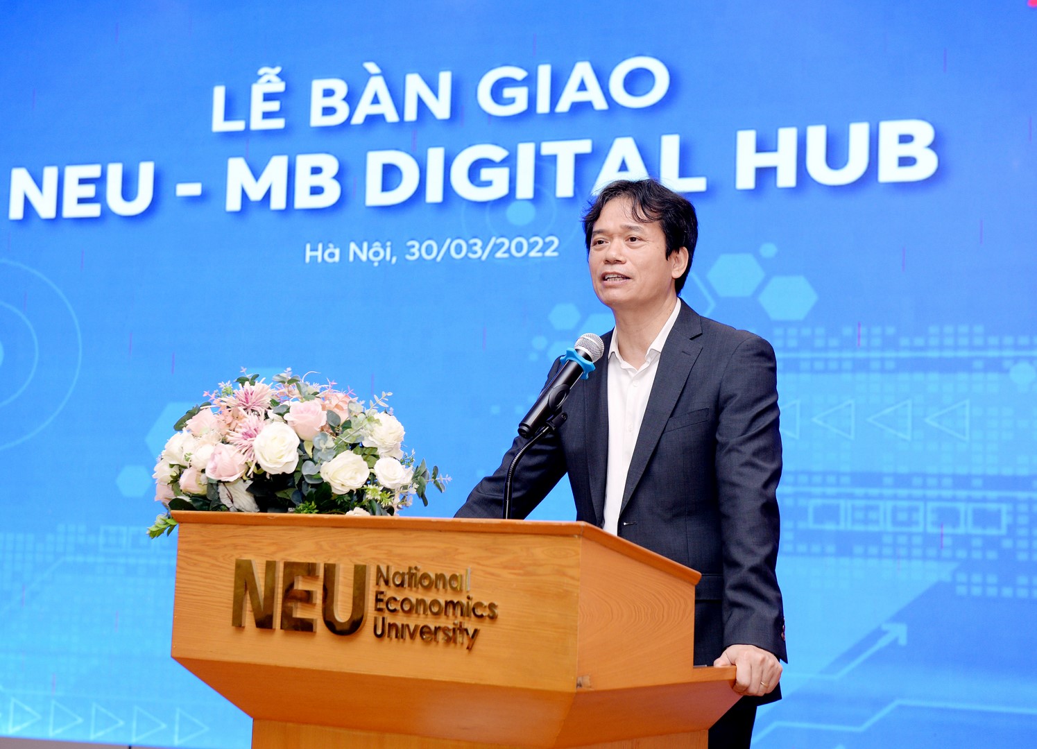 PGS.TS Phạm Hồng Chương – Hiệu trưởng nhà trường phát biểu