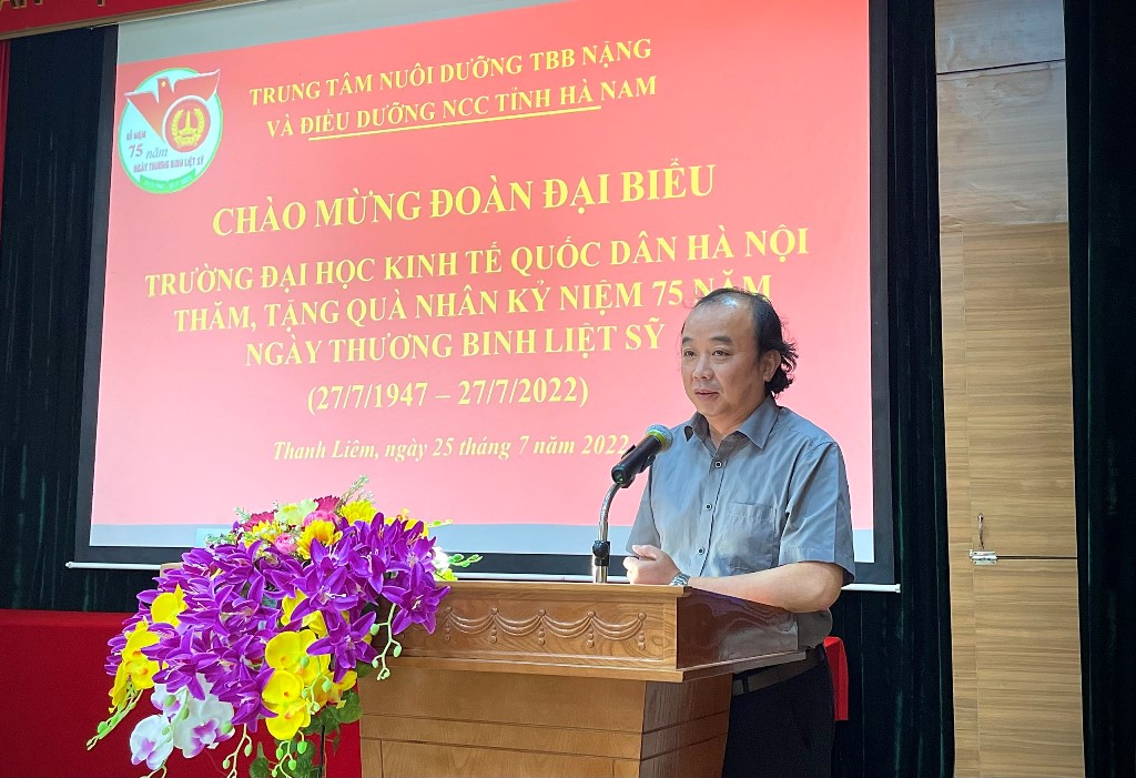 TS. Nguyễn Hữu Đồng – Phó Bí thư Đảng ủy, Chủ tịch Công đoàn trường phát biểu