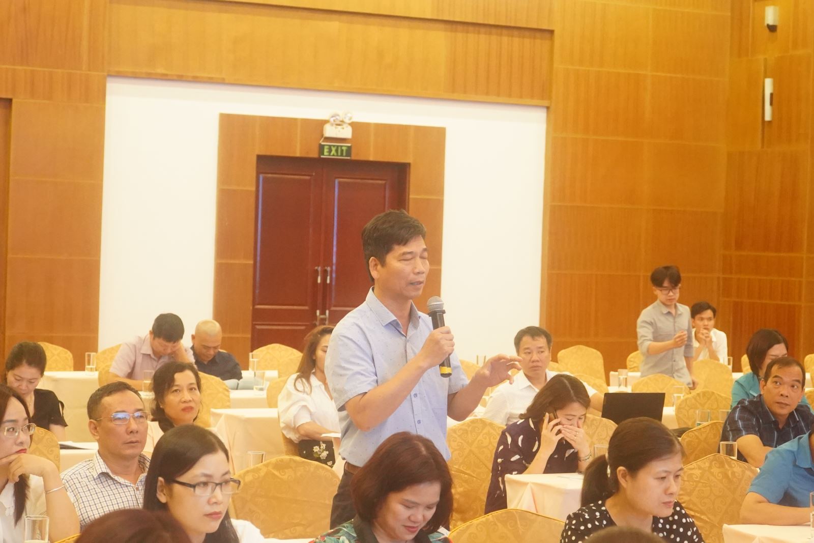 Các đại biểu phát biểu ý kiến tại Hội nghị