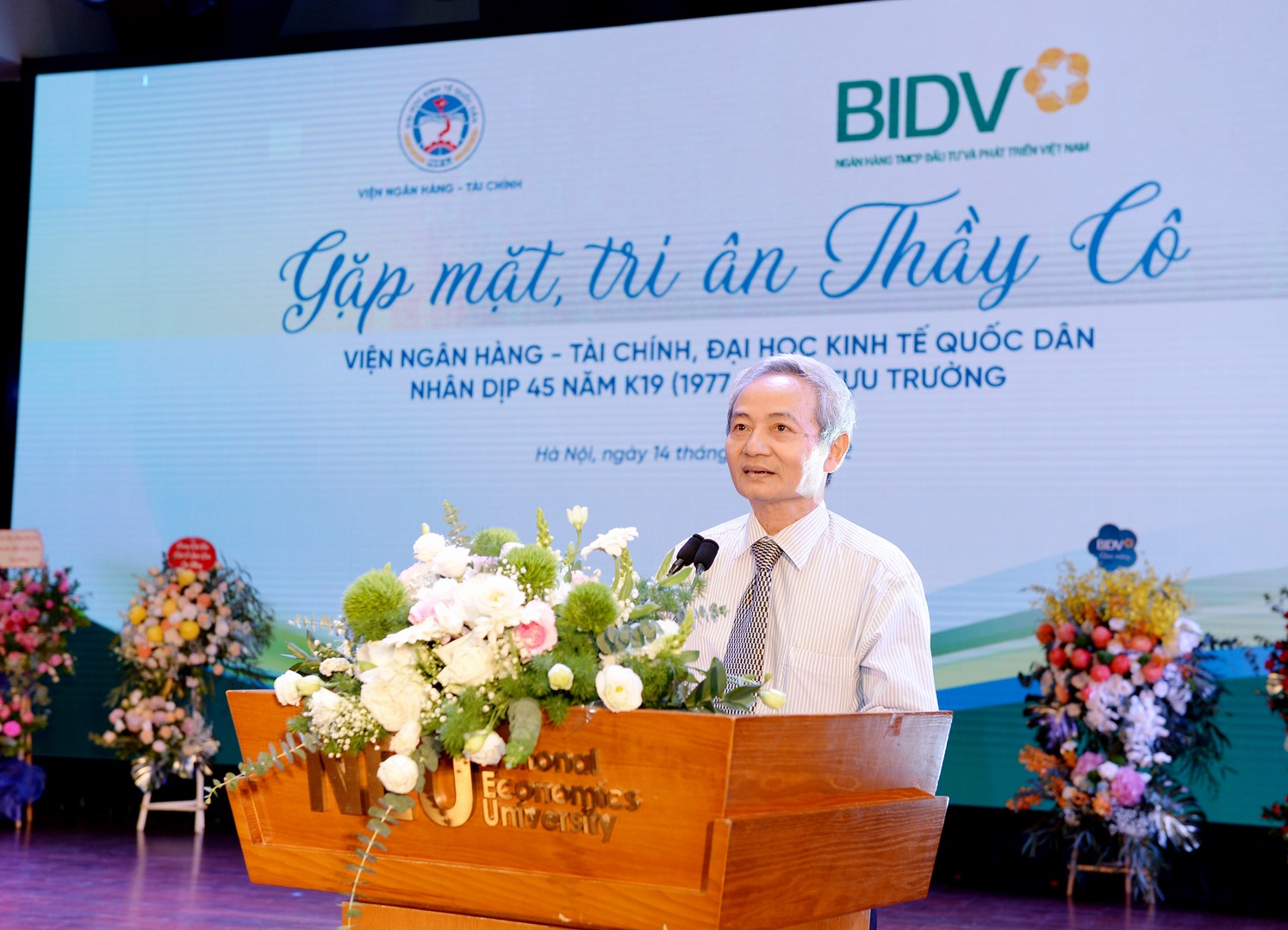 Ông Nguyễn Quang Dật - Lớp trưởng Lớp Tín dụng A K19 phát biểu