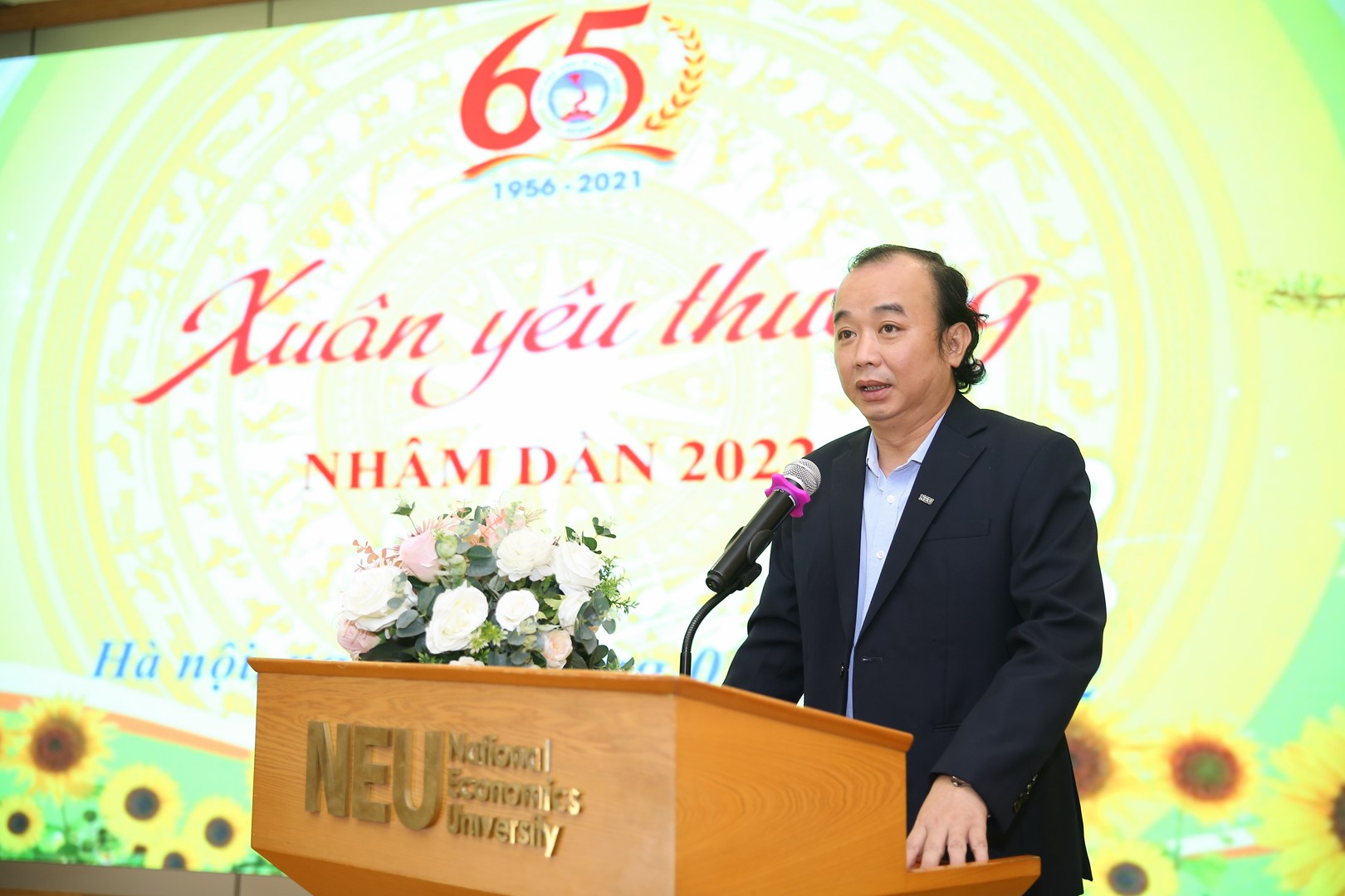 TS Nguyễn Hữu Đồng – Chủ tịch Công đoàn Trường phát biểu tại hội nghị