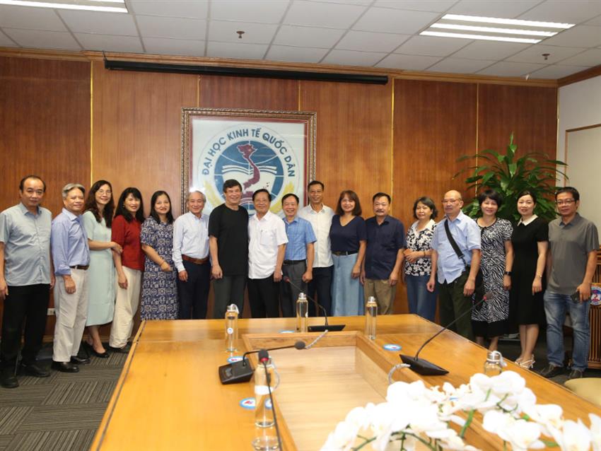 CÔNG ĐOÀN ĐẠI HỌC KINH TẾ QUỐC DÂN TRI ÂN VIÊN CHỨC, NGƯỜI LAO ĐỘNG NGHỈ HƯU NĂM 2026 