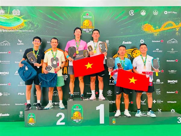 GIẢNG VIÊN BỘ MÔN GIÁO DỤC THỂ CHẤT NEU XUẤT SẮC TỎA SÁNG TẠI GIẢI VÔ ĐỊCH PICKLEBALL THẾ GIỚI 2026