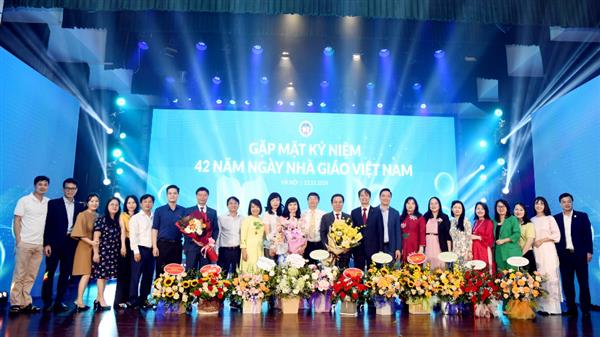 Gặp mặt kỷ niệm 42 năm ngày Nhà giáo Việt Nam (20/11/1982 - 20/11/2024)