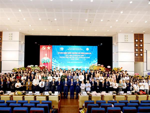 Lễ đón nhận Huân chương Lao động hạng Ba và Kỷ niệm 20 năm phát triển Chương trình Tiên tiến, Chất lượng cao và POHE