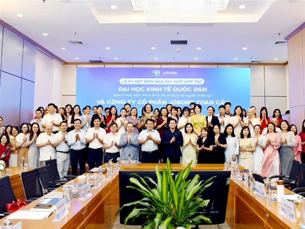 Tương lai việc làm và Quản trị nguồn nhân lực trong bối cảnh biến đổi toàn cầu