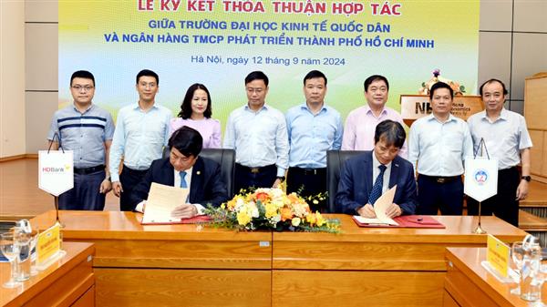 Lễ ký kết Thỏa thuận hợp tác giữa Trường Đại học Kinh tế Quốc dân và Ngân hàng TMCP Phát triển Thành phố Hồ Chí Minh (HDBank)