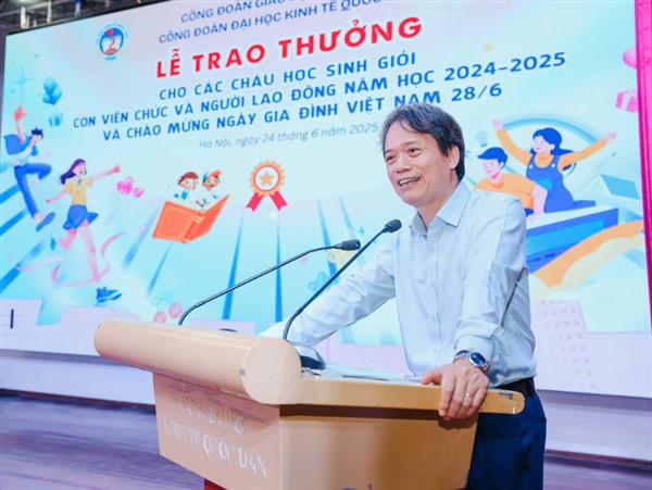 Lễ trao thưởng cho các cháu Học sinh Giỏi - Con em viên chức và người lao động năm học 2024-2025 và Chào mừng ngày Gia đình Việt Nam 28/6.