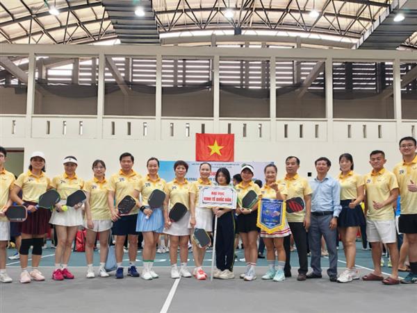 Đội tuyển Pickleball và Quần vợt Đại học Kinh tế Quốc dân đạt thành tích xuất sắc tại giải Giải Pickleball, quần vợt cán bộ viên chức Đại học, Trường Đại học, Học viện và Cao đẳng khu vực Hà Nội năm 2026