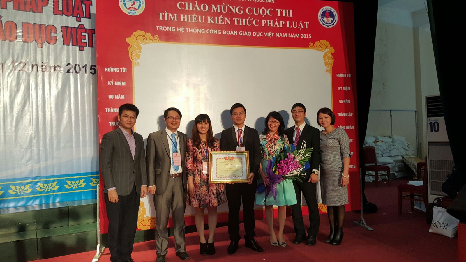 Đội thi Trường ĐH Kinh tế Quốc dân