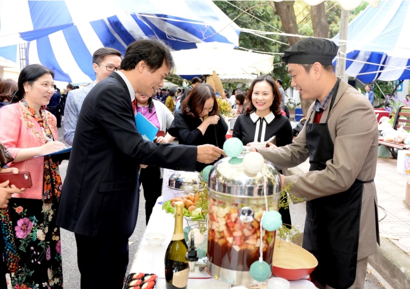 Hội chợ ẩm thực và giao lưu văn nghệ Kỷ niệm 108 năm ngày Quốc tế phụ nữ và 1978 năm Khởi nghĩa Hai Bà Trưng 1