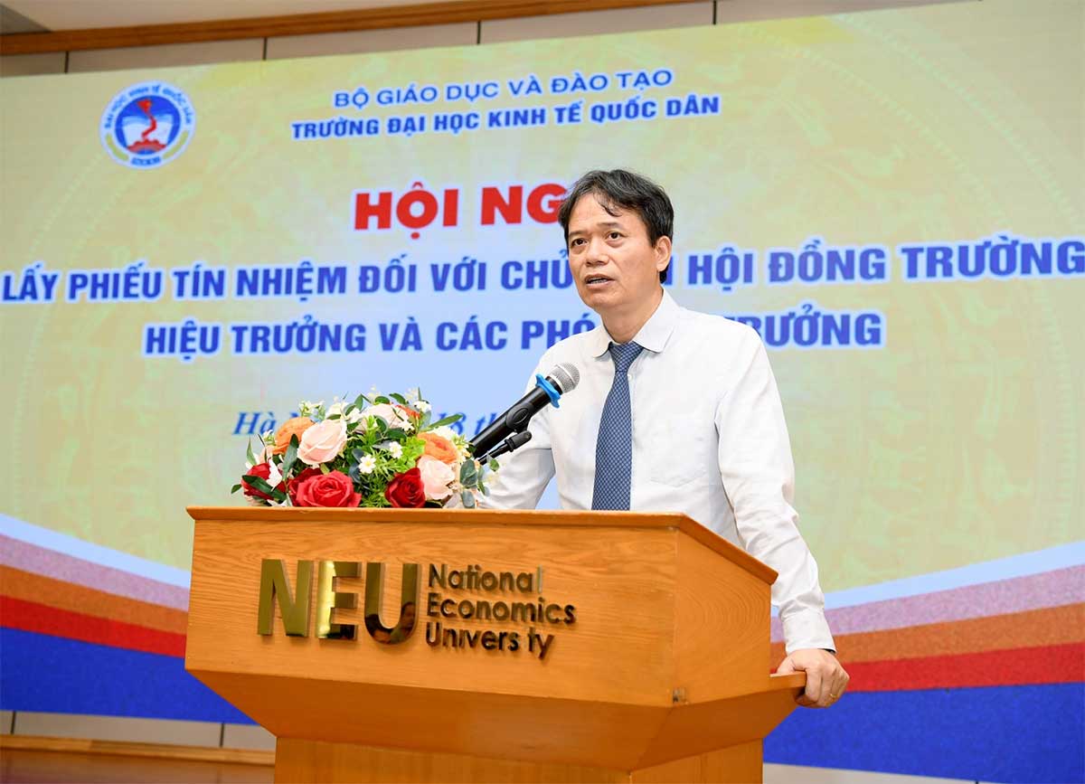 GS.TS Phạm Hồng Chương - Hiệu trưởng